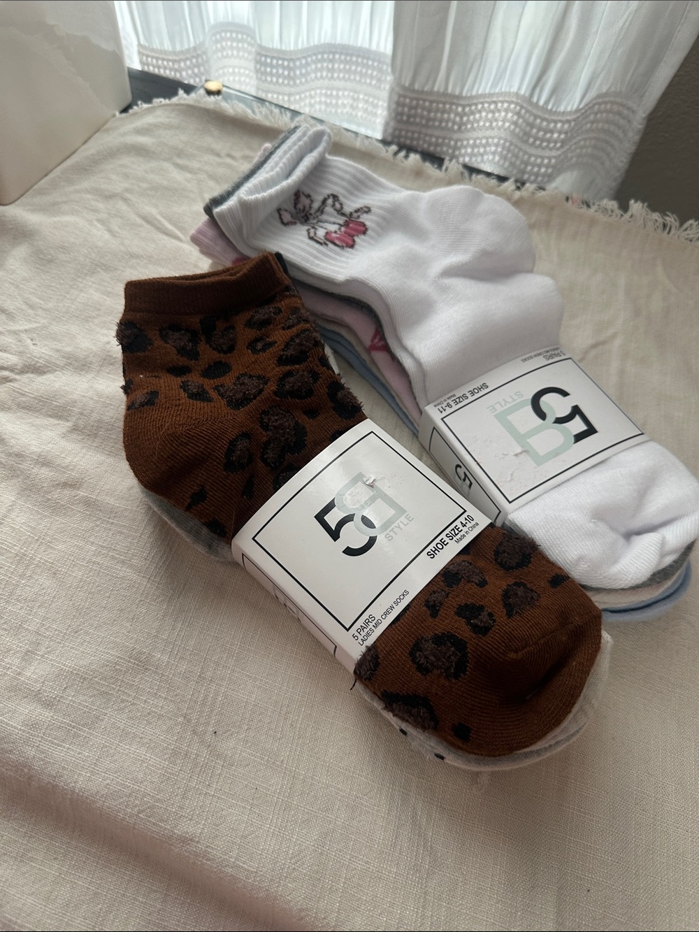 2 packs of 5 ladies Socks - NWT
